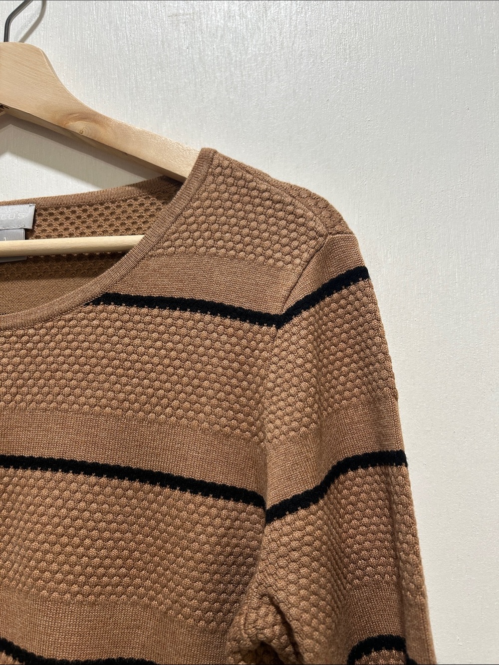 CHICOS Womens Striped Lightweight Crewneck Sweater Tan Black Sz 1 MD - Picture 4 of 9